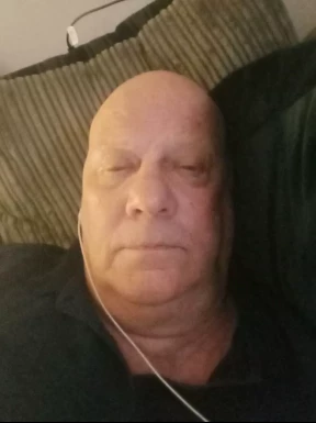 English men looking for love