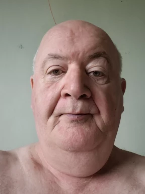 English men looking for love