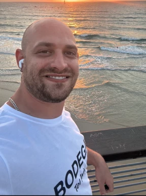 American men looking for love